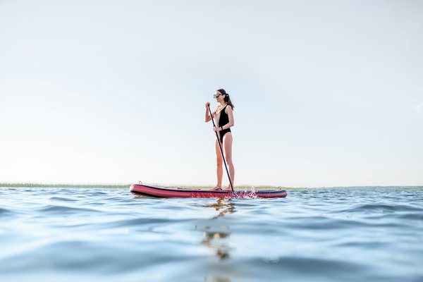 Comment la pratique du paddle board peut-elle améliorer la condition physique et favoriser la perte de poids?